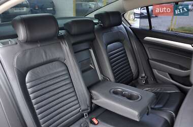 Седан Volkswagen Passat 2015 в 