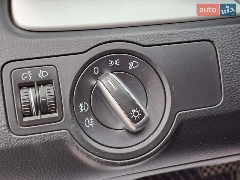 Универсал Volkswagen Passat 2013 в Одессе