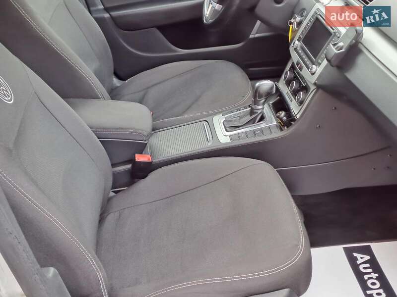 Универсал Volkswagen Passat 2013 в Одессе