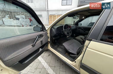 Седан Volkswagen Passat 1991 в Ужгороде