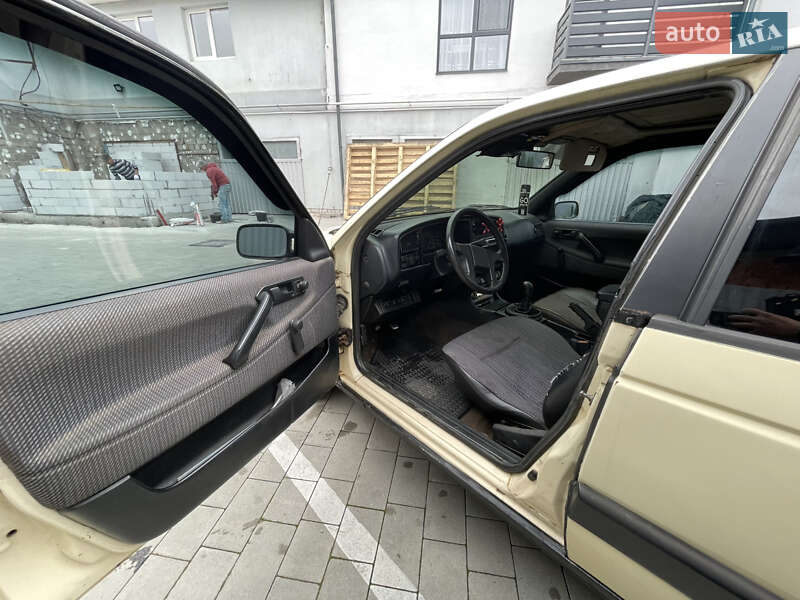 Седан Volkswagen Passat 1991 в Ужгороде фото 23 Седан Volkswagen Passat 1991 в Ужгороде