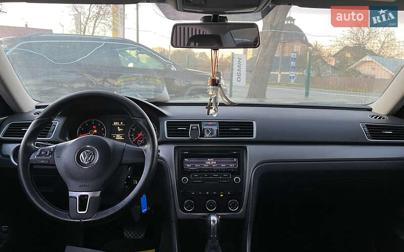 Універсал Volkswagen Passat 2012 в Коломиї