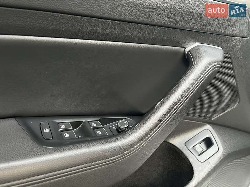 Універсал Volkswagen Passat 2018 в Львові фото 54 Універсал Volkswagen Passat 2018 в Львові