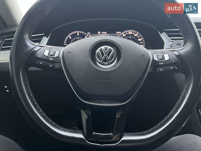 Універсал Volkswagen Passat 2018 в Львові фото 72 Універсал Volkswagen Passat 2018 в Львові
