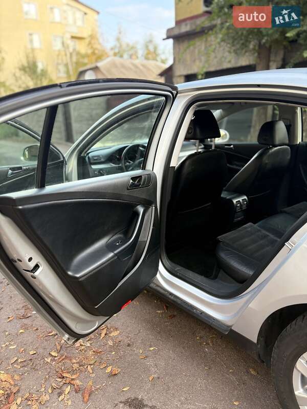 Седан Volkswagen Passat 2008 в Киеве