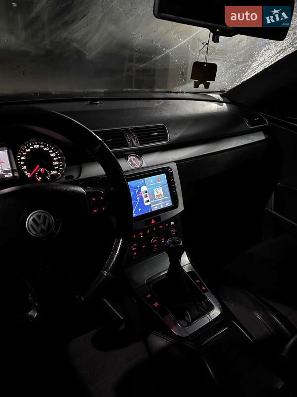 Седан Volkswagen Passat 2006 в Нересниці
