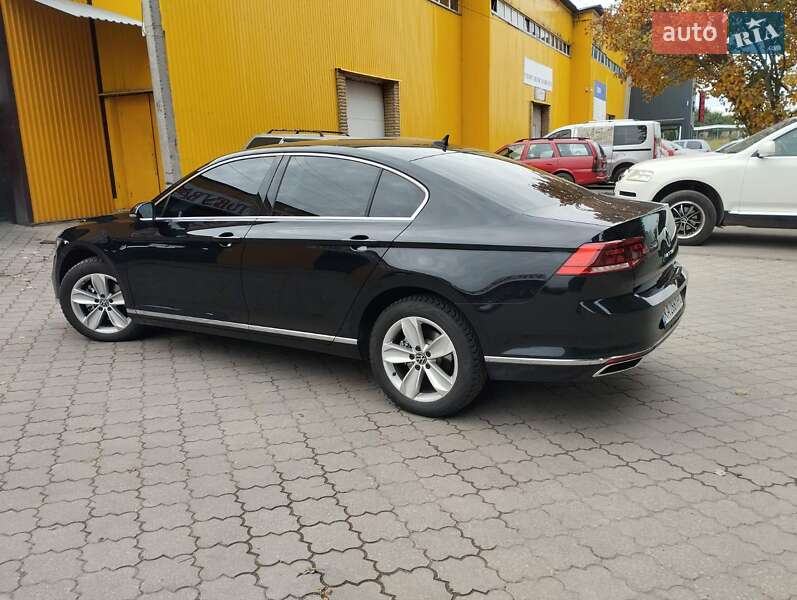 Седан Volkswagen Passat 2021 в Черкассах