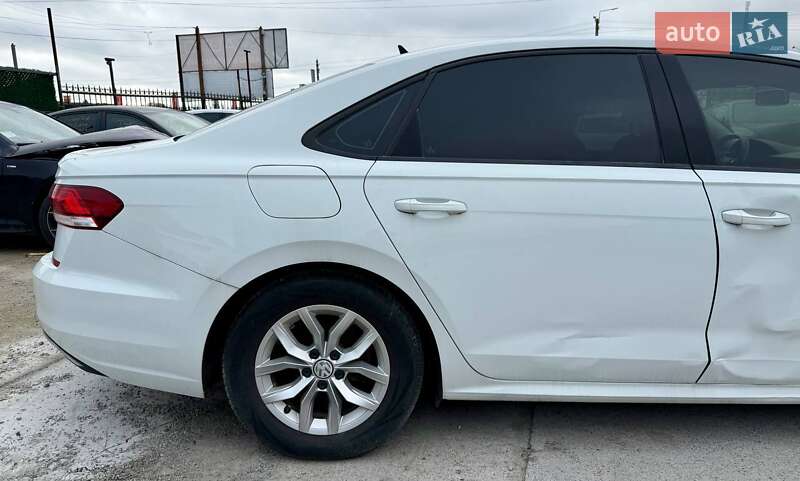 Седан Volkswagen Passat 2020 в Киеве
