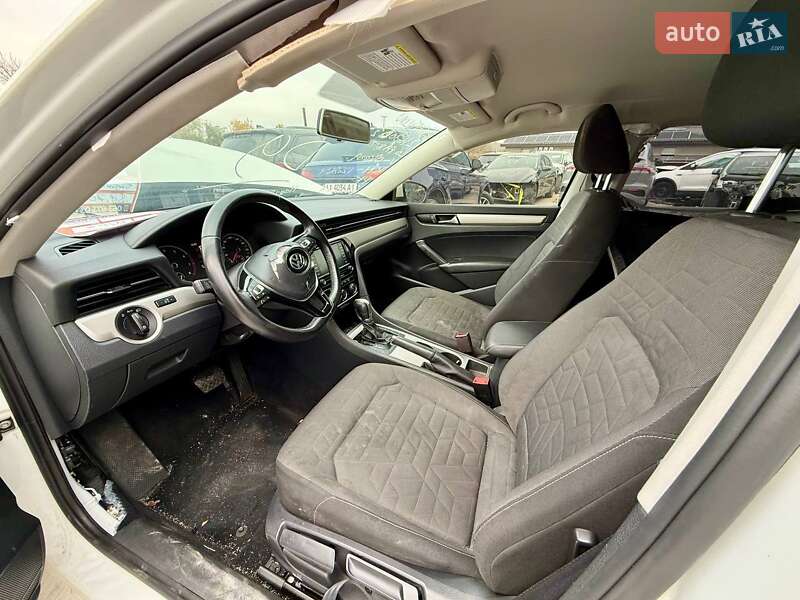 Седан Volkswagen Passat 2020 в Киеве