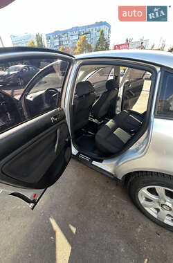 Седан Volkswagen Passat 2002 в  фото 20 Седан Volkswagen Passat 2002 в