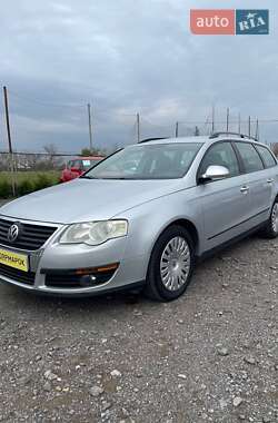 Універсал Volkswagen Passat 2009 в Ужгороді