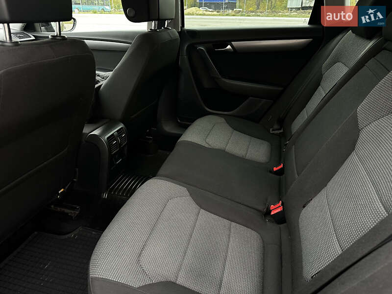 Універсал Volkswagen Passat 2012 в Запоріжжі