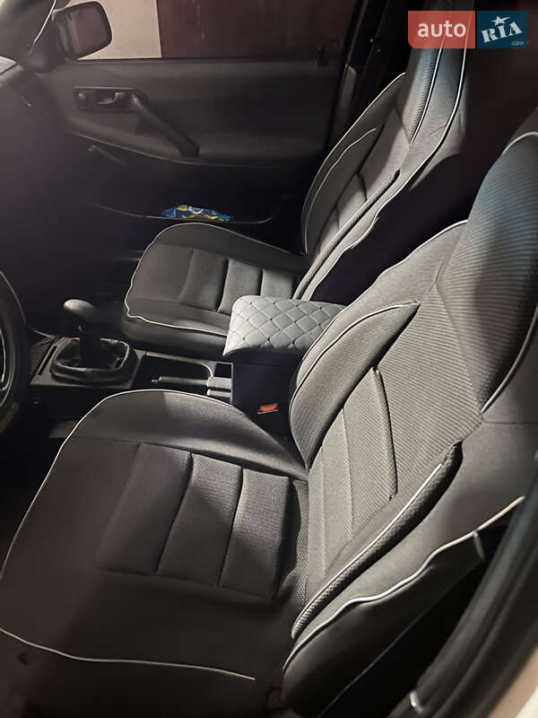 Седан Volkswagen Passat 1989 в Кривому Розі