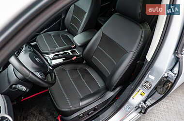 Седан Volkswagen Passat 2012 в 