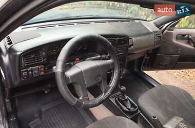 Универсал Volkswagen Passat 1990 в 