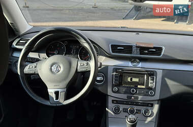 Универсал Volkswagen Passat 2012 в 