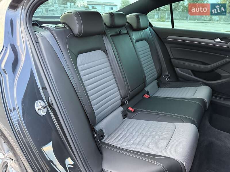 Седан Volkswagen Passat 2018 в Чернівцях