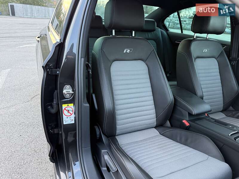 Седан Volkswagen Passat 2018 в Чернівцях