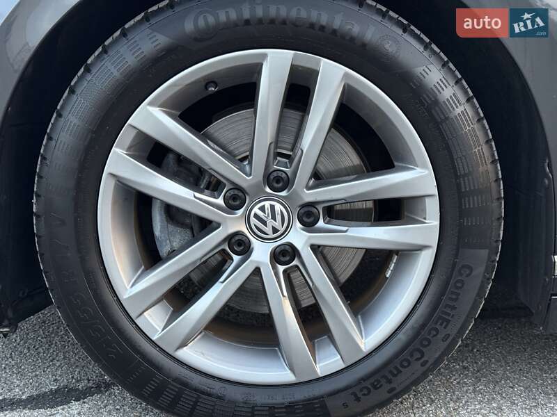 Седан Volkswagen Passat 2018 в Чернівцях