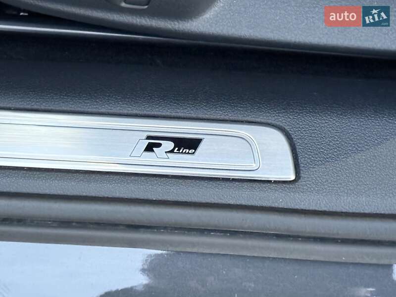 Седан Volkswagen Passat 2018 в Чернівцях