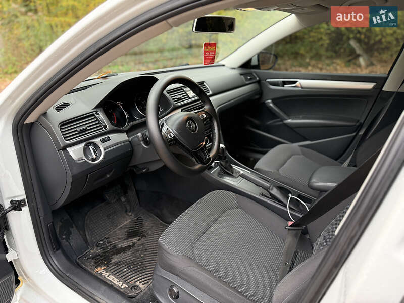 Седан Volkswagen Passat 2018 в Киеве