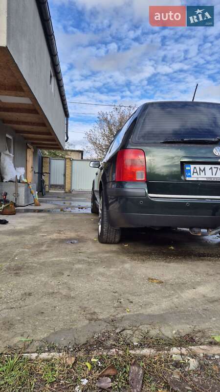 Універсал Volkswagen Passat 1998 в Обухові