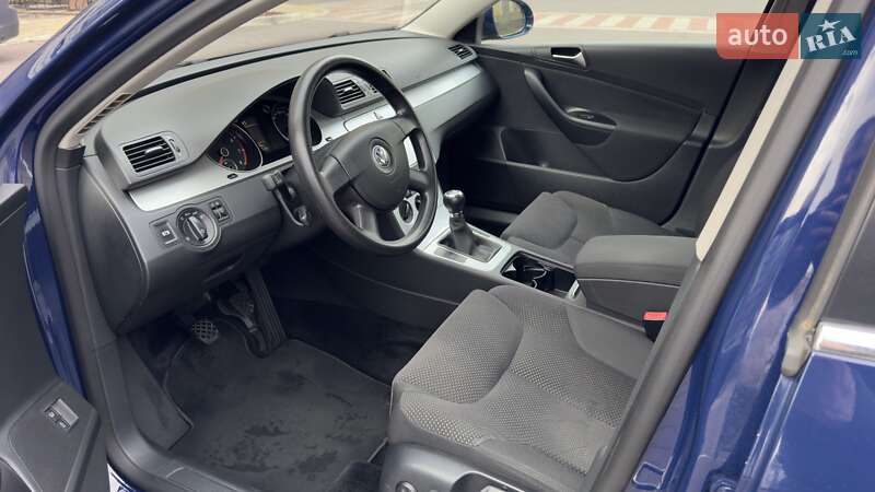 Седан Volkswagen Passat 2009 в Києві