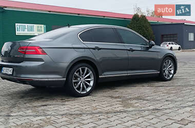 Седан Volkswagen Passat 2015 в  фото 4 Седан Volkswagen Passat 2015 в