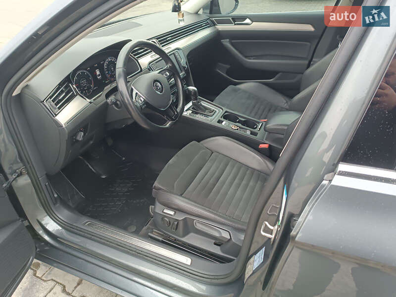 Седан Volkswagen Passat 2015 в Хусті фото 13 Седан Volkswagen Passat 2015 в Хусті
