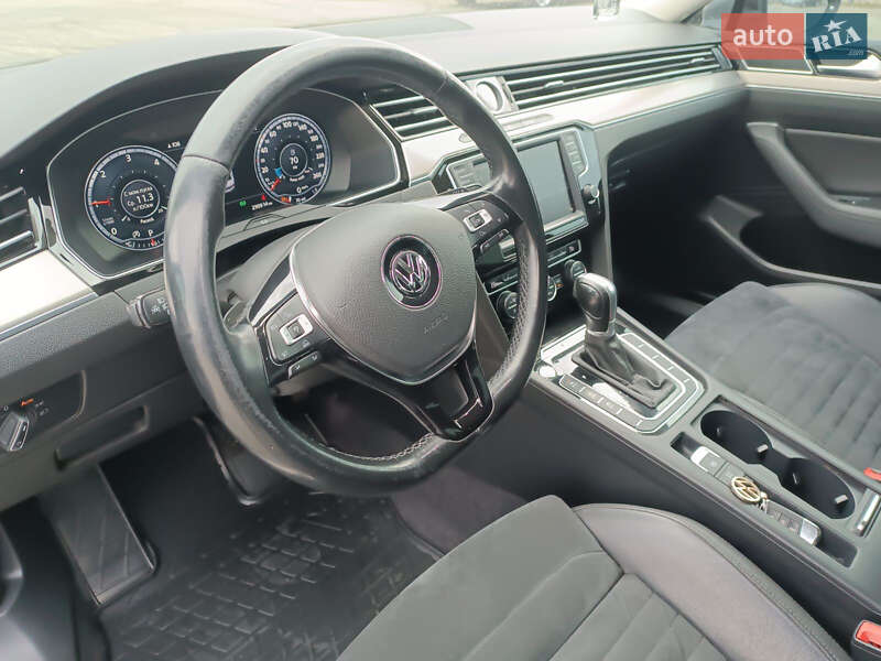 Седан Volkswagen Passat 2015 в Хусті фото 14 Седан Volkswagen Passat 2015 в Хусті