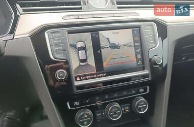 Седан Volkswagen Passat 2015 в  фото 19 Седан Volkswagen Passat 2015 в
