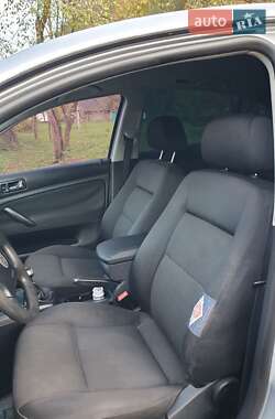 Седан Volkswagen Passat 2003 в  фото 26 Седан Volkswagen Passat 2003 в