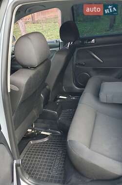 Седан Volkswagen Passat 2003 в  фото 33 Седан Volkswagen Passat 2003 в