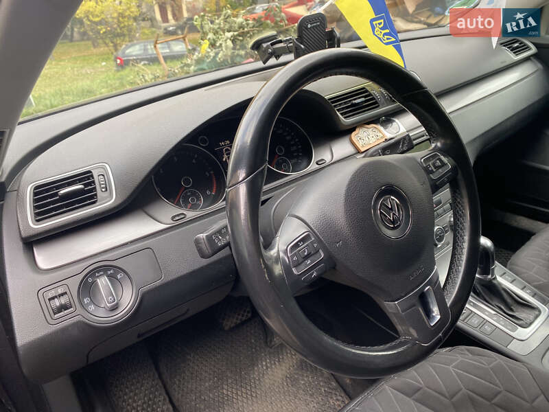 Универсал Volkswagen Passat 2014 в Луцке фото 6 Универсал Volkswagen Passat 2014 в Луцке
