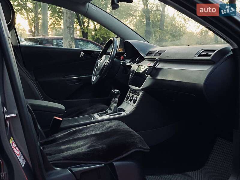 Універсал Volkswagen Passat 2007 в Миколаєві