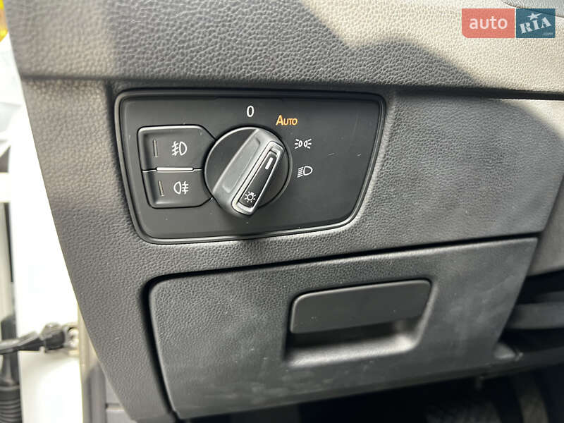 Седан Volkswagen Passat 2015 в Києві