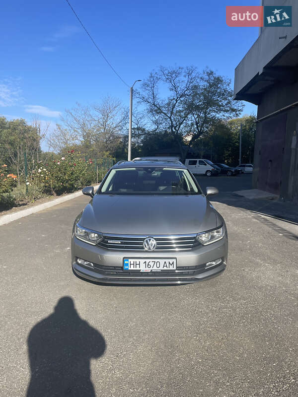 Универсал Volkswagen Passat 2017 в Одессе