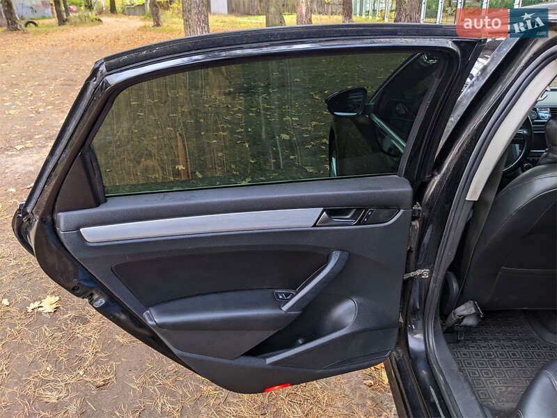 Седан Volkswagen Passat 2012 в Киеве