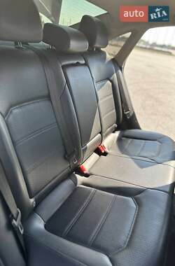 Седан Volkswagen Passat 2014 в 