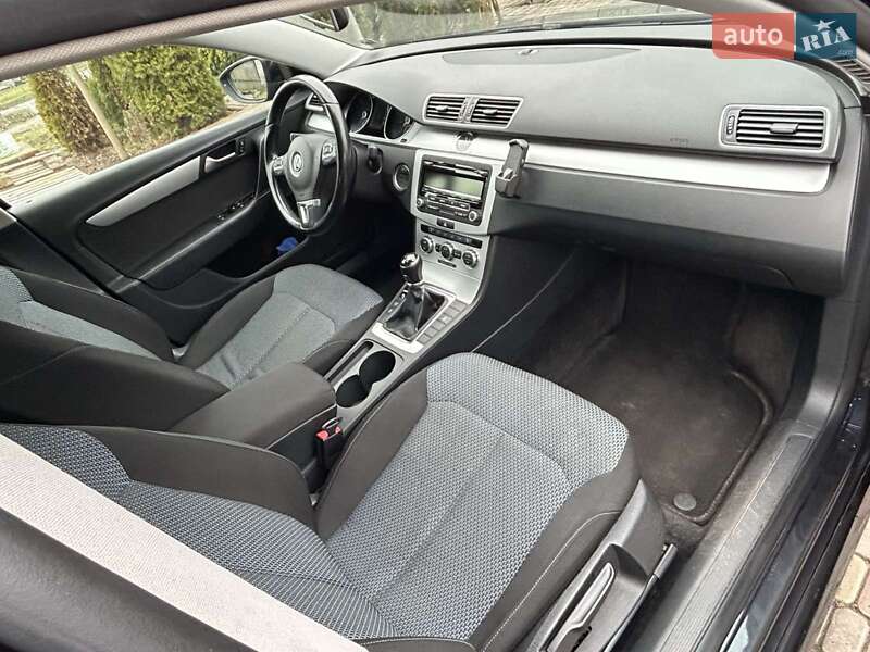 Универсал Volkswagen Passat 2012 в Хороле фото 9 Универсал Volkswagen Passat 2012 в Хороле