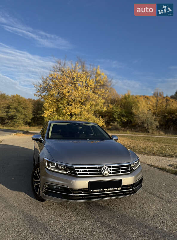 Седан Volkswagen Passat 2018 в Дніпрі