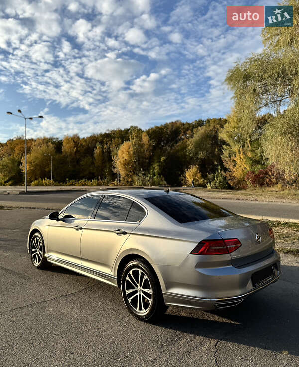 Седан Volkswagen Passat 2018 в Дніпрі