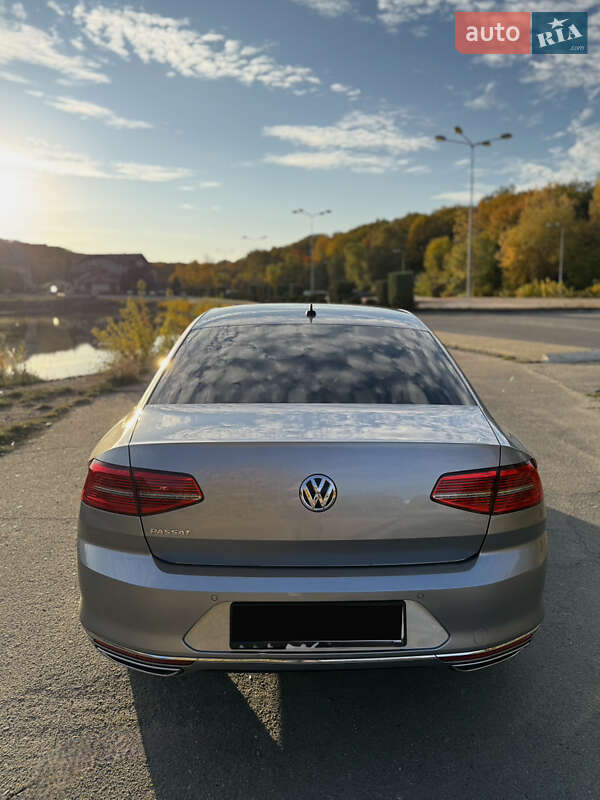 Седан Volkswagen Passat 2018 в Дніпрі