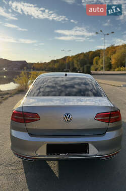 Седан Volkswagen Passat 2018 в 
