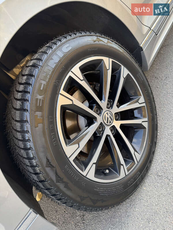 Седан Volkswagen Passat 2018 в Дніпрі