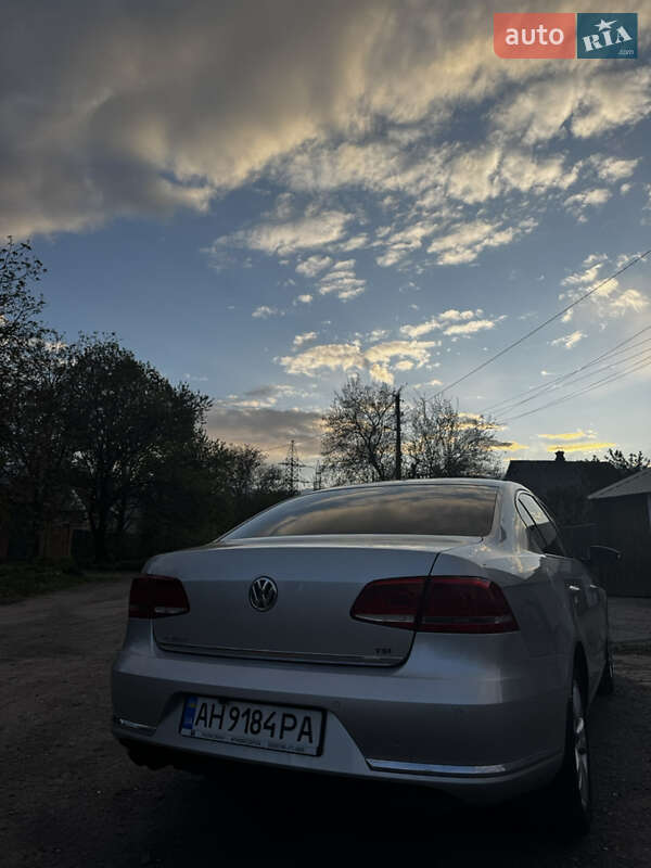 Седан Volkswagen Passat 2011 в Одессе