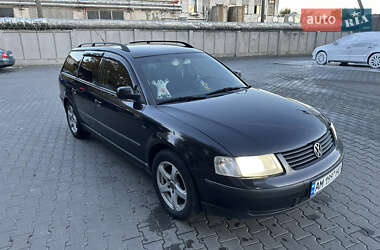Універсал Volkswagen Passat 1999 в Житомирі