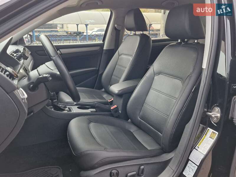 Седан Volkswagen Passat 2015 в Києві фото 15 Седан Volkswagen Passat 2015 в Києві