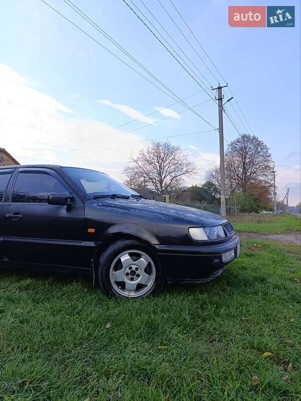 Седан Volkswagen Passat 1996 в Бердичеве