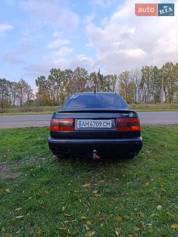 Седан Volkswagen Passat 1996 в Бердичеве